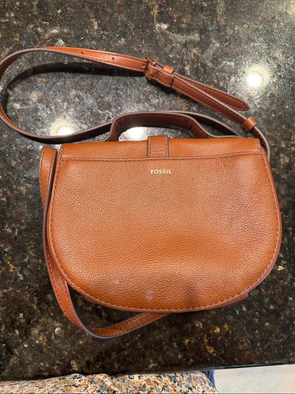Fossil Saddle Crossbody Bag in Cognac Brown with Gold Hardware - Picture 2 of 7